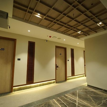 Hotel Laksh Райпур Экстерьер фото