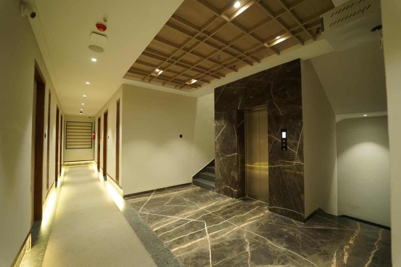 Hotel Laksh Райпур Экстерьер фото
